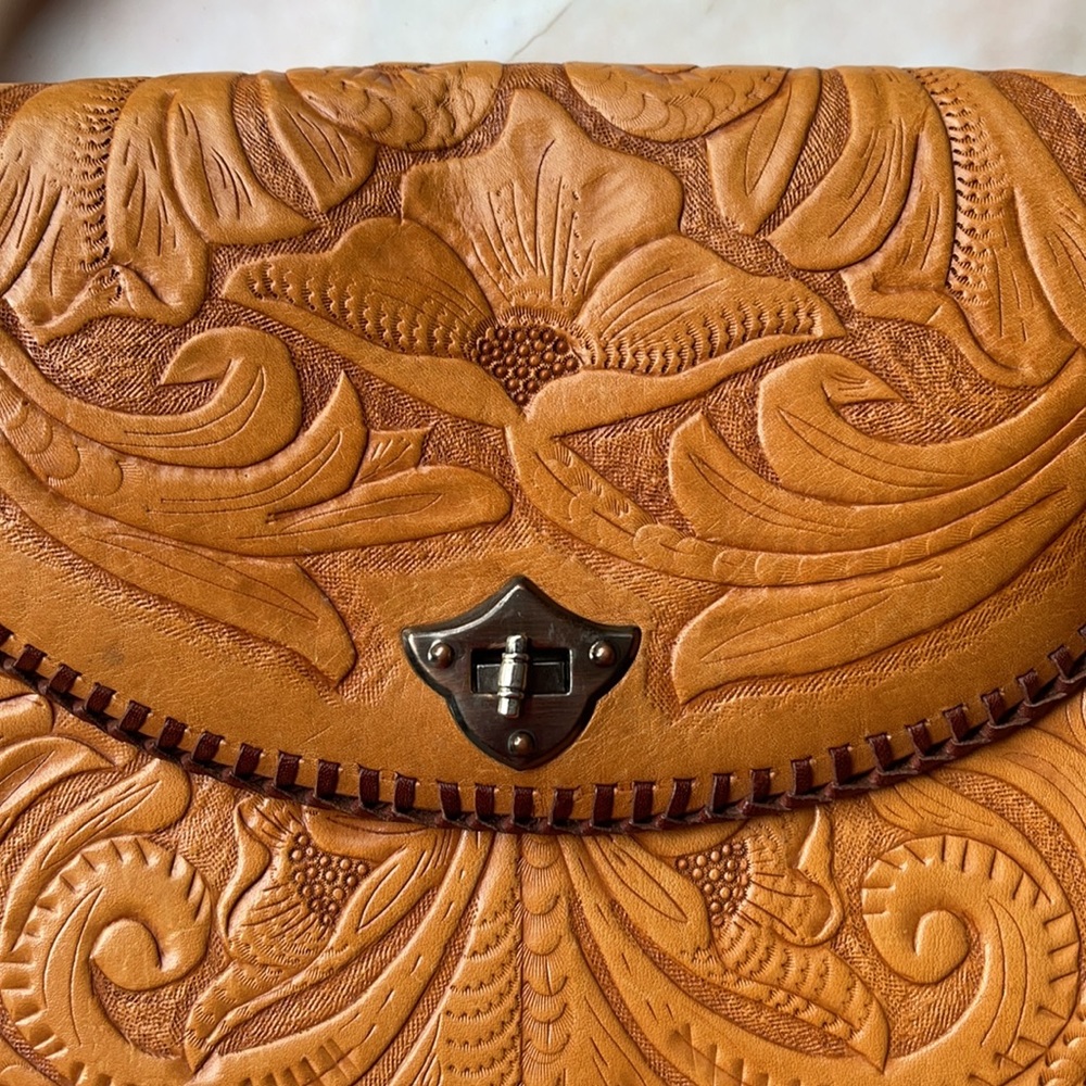 VINTAGE | Hand tooled leather bag - Picture 4 of 12
